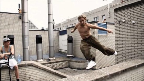 VIDEO: Parkour ali premagovanje objektov med tekom