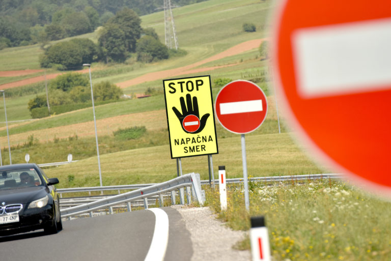 Na avtocesti v nasprotno, ogroženi proti Ljubljani