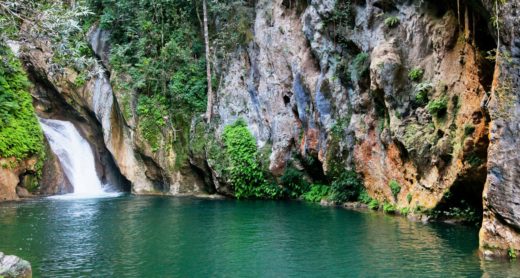 VIDEO: Skala, ki človeka pogoltne in nato spet izpljune