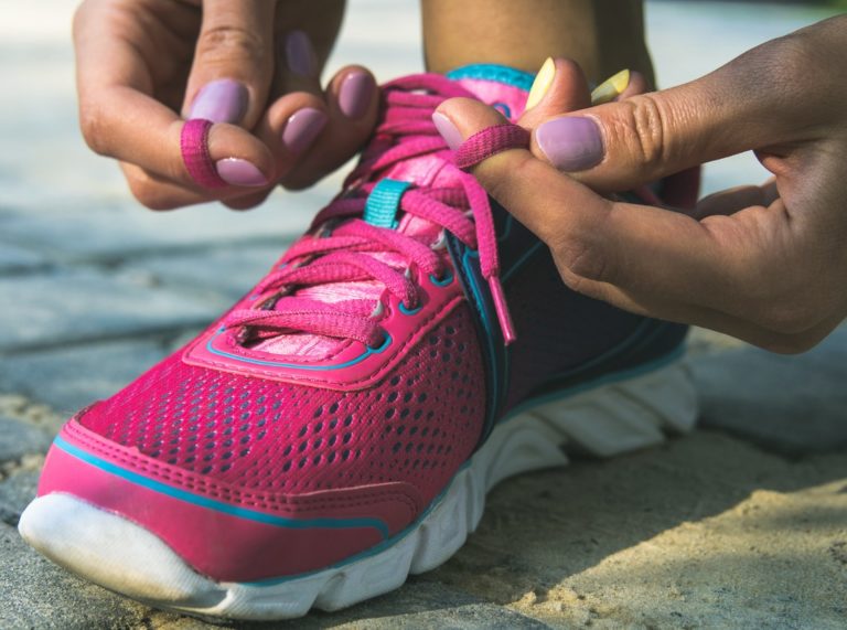 VIDEO: Si znate pravilno zavezati čevlje?