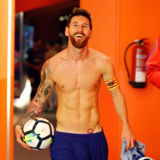 Opa, Messi! Ste videli, kje ima tetovažo vročih ženskih ustnic?
