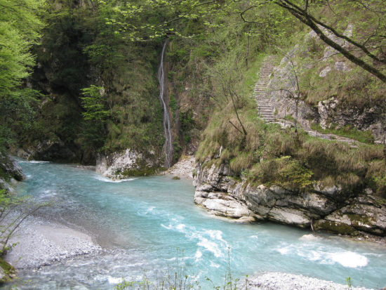 Nesreča mladega dekleta pri Malem mostu