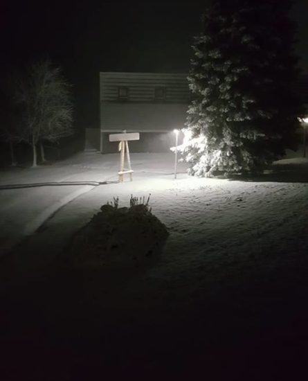 FOTO: V SLOVENIJI KOT DA JE SODNI DAN Izola pod vodo, planince pa rešujejo zaradi snega