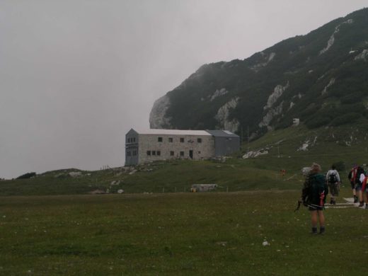 RAZKRITO, ZAKAJ JE POGOREL KOCBEKOV DOM Mama je bila prepričana, da prekuhava vodo