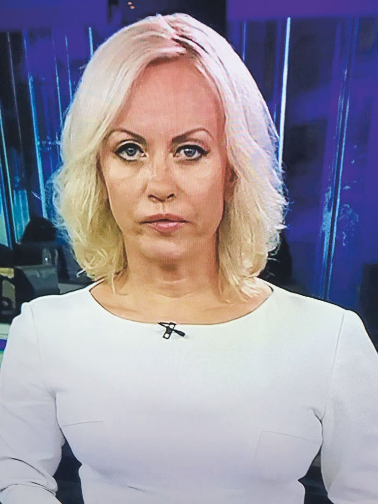 FOTO: Spremenjena Petra Kerčmar kot Miša Molk