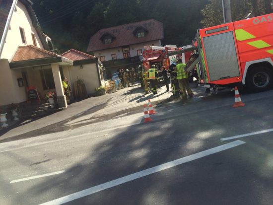 FOTO: Friteza se je vžgala, ženska padla v šok