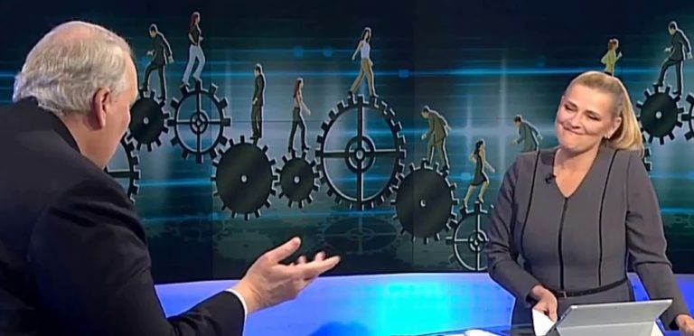 VIDEO: Tega še niste videli! Tako je Tanja Gobec preteklo sredo vodila Odmeve