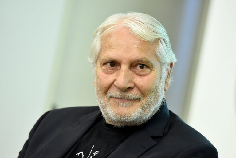 Ste vedeli, da ima Boris Cavazza svoj kvintet? Poslušajte, kakšen pevec je!