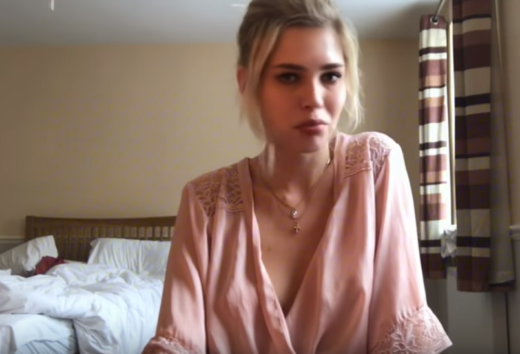 VIDEO: To pa je samozavest! Gucci Korošica spet brez modrčka: “Čudovito bi izgledala tudi, če bi si nataknila vrečo za krompir”