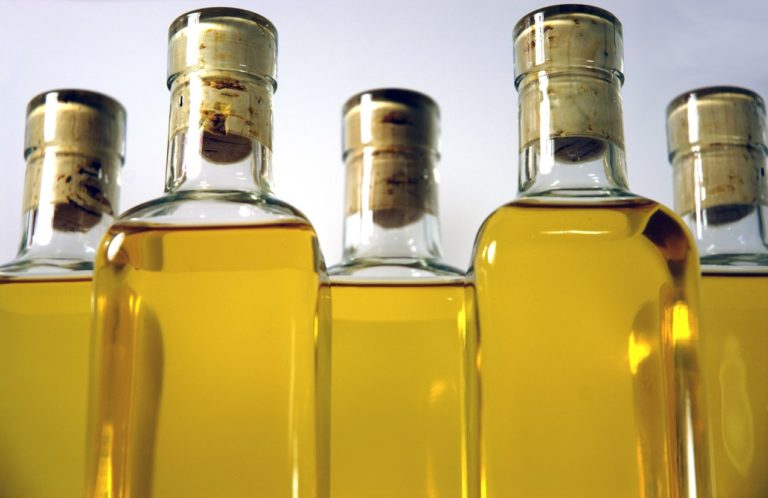 Naredite sami: medeno žganje, ki krepi imunski sistem