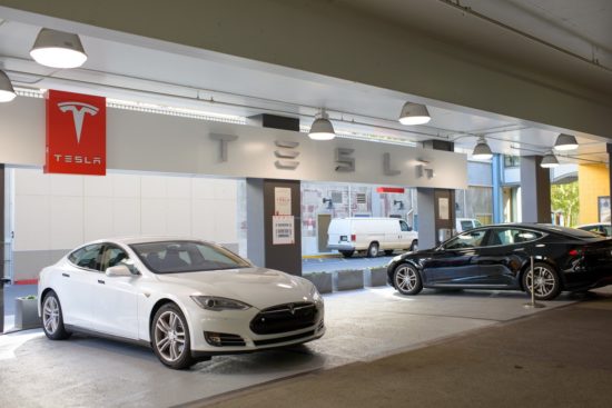 Je Teslin model 3 res le povprečno zanesljiv?