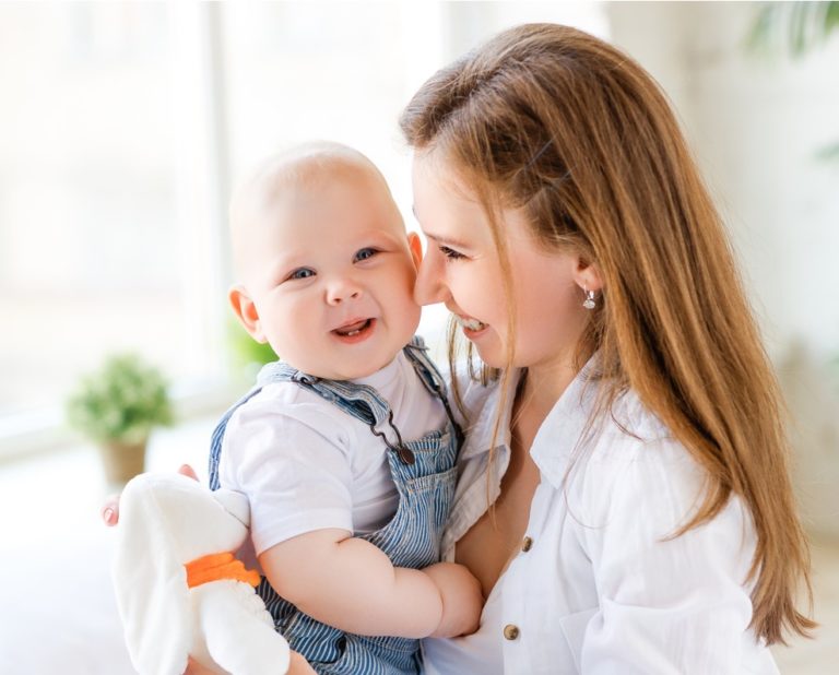 FOTO: Materinstvo upočasnjuje žensko kariero