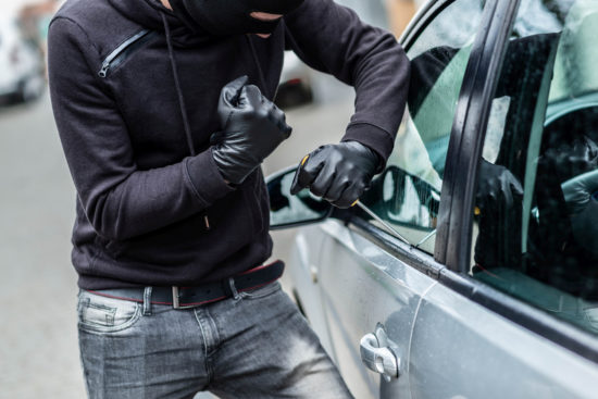 Prazniki pred vrati, policija svari pred krajami