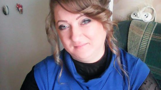 IZ KOTLA SO ŠTRLELE LE NOGE! Natalia se je skuhala v vroči karameli