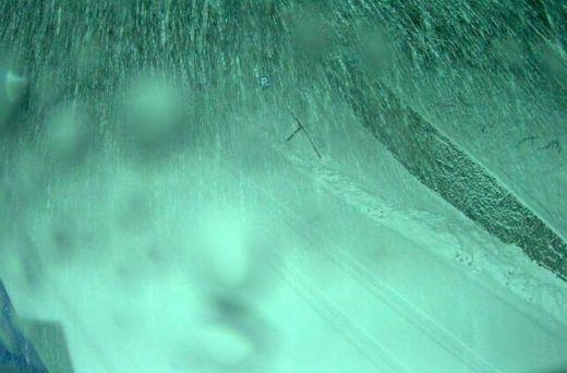 SNEG, BURJA IN PODRTO DREVJE POVZROČILI NOV KAOS Več tisoč Slovencev brez …