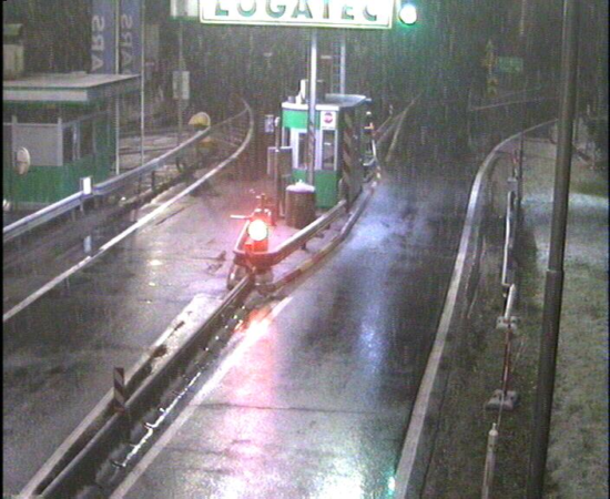 FOTO: SLOVENIJA V SNEGU Zapadlo ga je že do 12 cm, a pozor na …