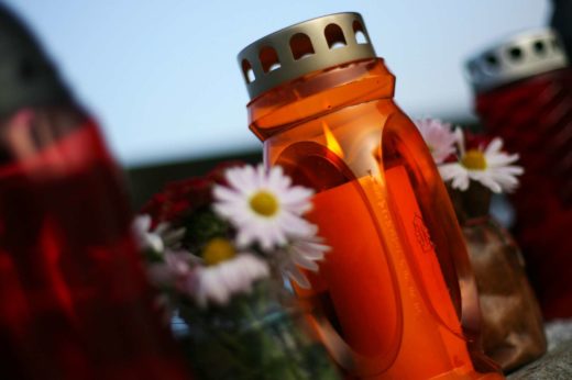 Gasilci vdrli v stanovanje in naleteli na mrtvo osebo.