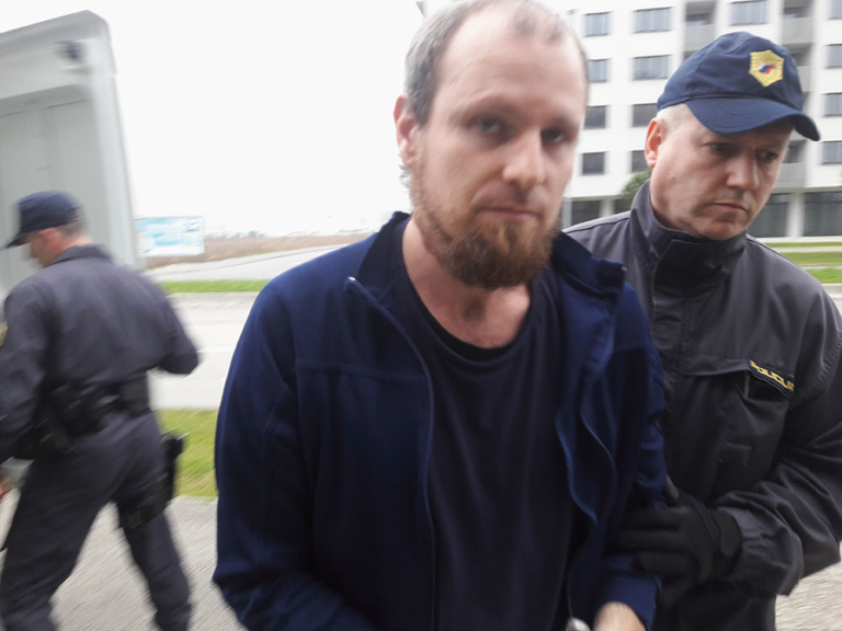 S SEKIRO OBGLAVIL BABICO IN BRATA Marko je sposoben sojenja