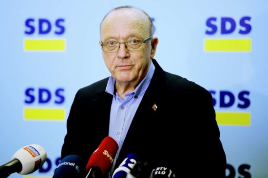 VLOŽENA BO USTAVNA OBTOŽBA Gorenak razkril razloge za Cerarjev morebitni konec