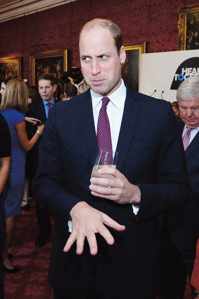 NEKAJ SE DOGAJA! Zakaj princ William ne nosi poročnega prstana?