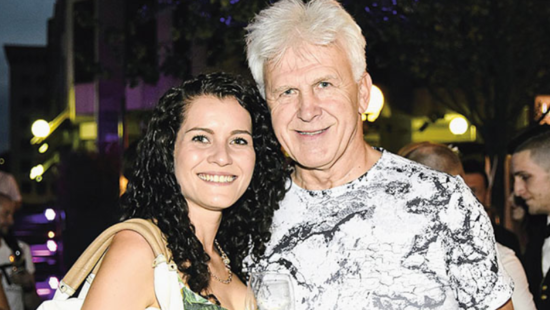 ŠIFRERJA ZADELA SRČNA KAP Glasbenik ljudem v svoji bližini zabičal, naj …