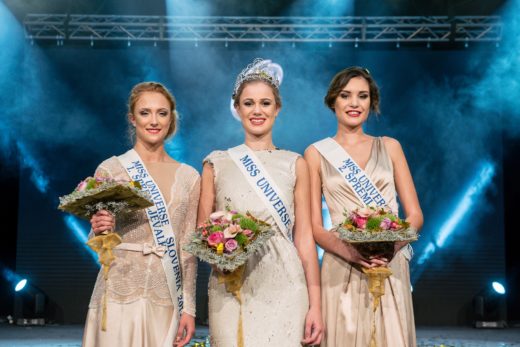 FOTO: Lepotica ali kmetica? Poglejte aktualno misico brez make-upa!