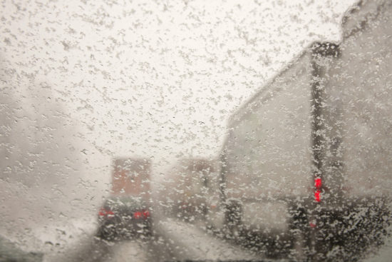 Sneženje se bo širilo po celi državi, Arso za zvečer izdal opozorilo