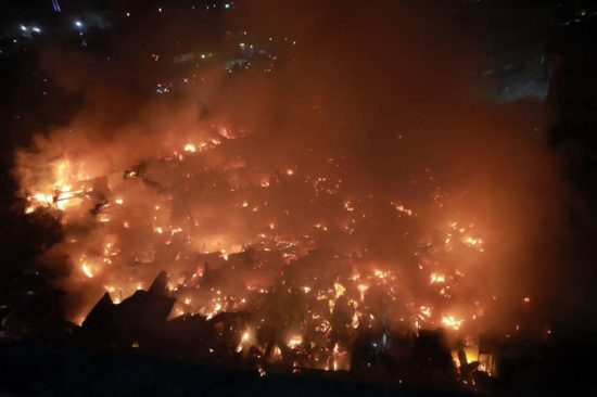 Zjutraj v Ljubljani izbruhnil nevaren požar, sosede policija naproša, naj ostanejo v zaprtih stanovanjih