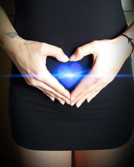 Televizijska voditeljica razkrila, da je noseča!