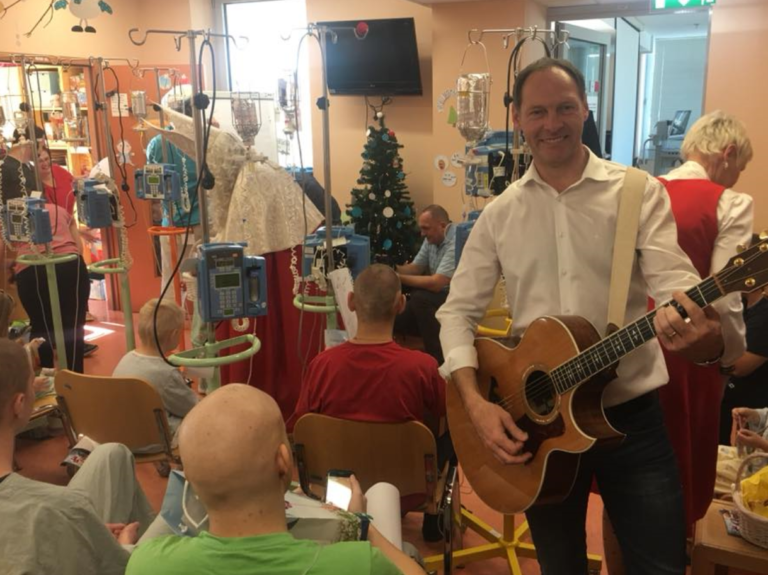 GANLJIVO Čuki in Ribič Pepe nastopili za najmlajše bolnike z rakom