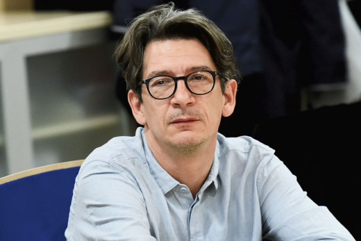 IZ TISKANE IZDAJE: UREDNIKU MANJKA ŠOL Repovž bo moral na faks