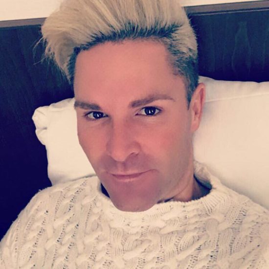 Se spomnite pevca Sebastiana? To počne sedaj!