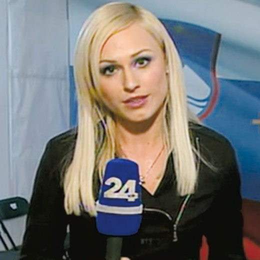 IZ TISKANE IZDAJE: NOVINARSKA ZASLUŽKARICA Intimno prijateljuje s člani stranke SD, napada SDS