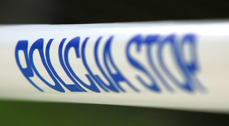 Voznik trčil v pešca: Kazen dobi tudi pešec