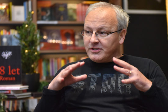 IZ TISKANE IZDAJE: Primitivni tviti Mateja Šurca
