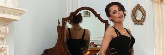 Francoska pornozvezdnica razkriva škandalozna sporočila mladoletnikov