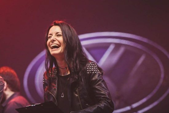 JANA MORELJ BO MAMICA! ”Mamica, ki bi jo z veseljem nategn***”