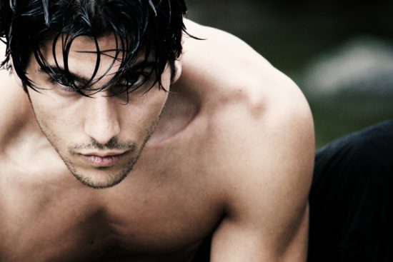 Kaj moški menijo o majhnih prsih?