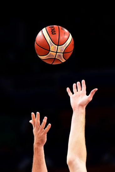 POMEMBNA ZMAGA ZA BOJ ZA SP 2019 Zlati slovenski košarkarji osvojili Črno Goro