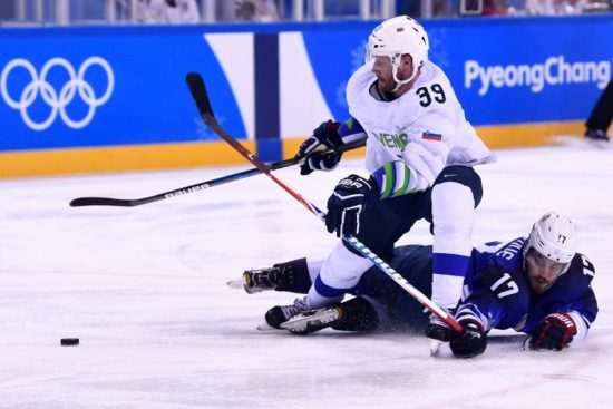 OLIMPIJSKI ČUDEŽ Risi po podaljšku na kolena spravili ZDA, reakcije Američanov neprecenljive