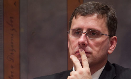 Novi Škandal24 že v prodaji: Nad Janijem Möderndorferjem se zbirajo črni oblaki. So na vrsti kriminalisti?