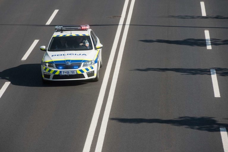 35-letniku po begu z mesta trčenja z 21-letnico odredili stokovni pregled