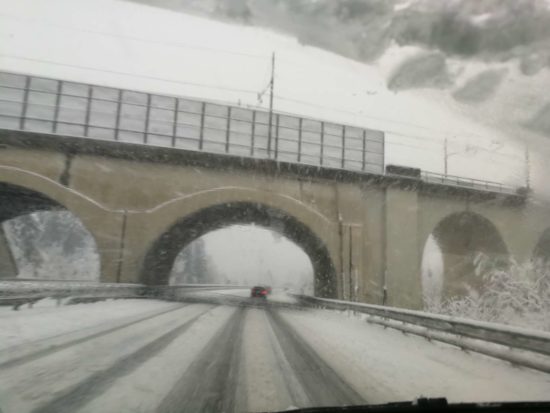 Padalo bo danes in jutri, Arso zaradi velike količine novega snega izdal opozorilo