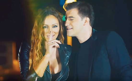 IZ TISKANE IZDAJE: MLADI PEVEC UMRL V HUDI NESREČI Pred nedavnim je dobil drugega otroka