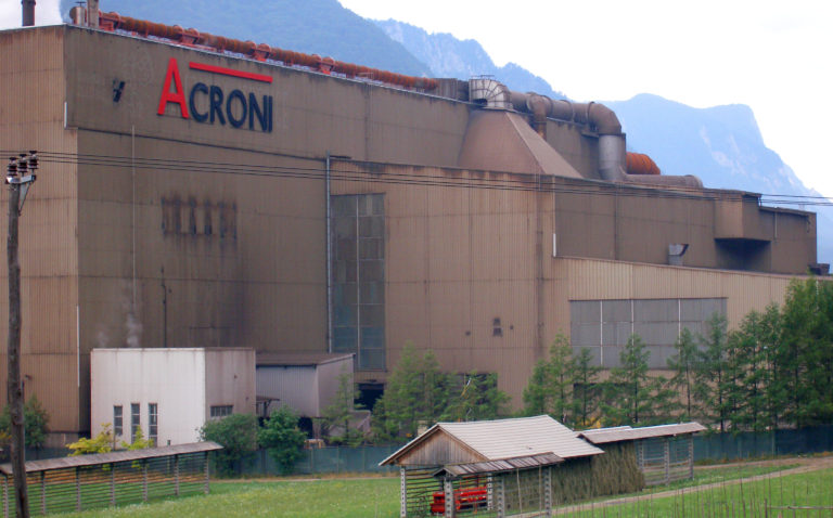 Kulturni praznik, delavca Acronija pa odpeljali v bolnišnico