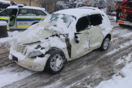 Hude posledice nesreče: Vlak trčil v avtomobil
