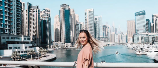 Lepotica uživa v toplem Dubaju