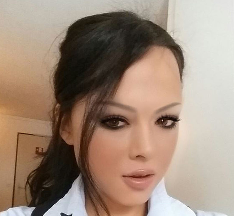 IZ TISKANE IZDAJE: Jinny Ribič, lepotica dela v švicarskem Davosu