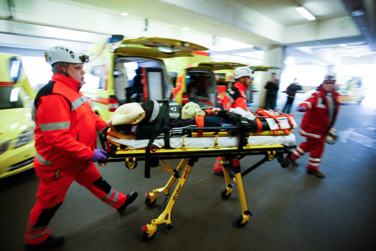 SMRT KOSILA V PODGRADU Oživljanje je bilo neuspešno