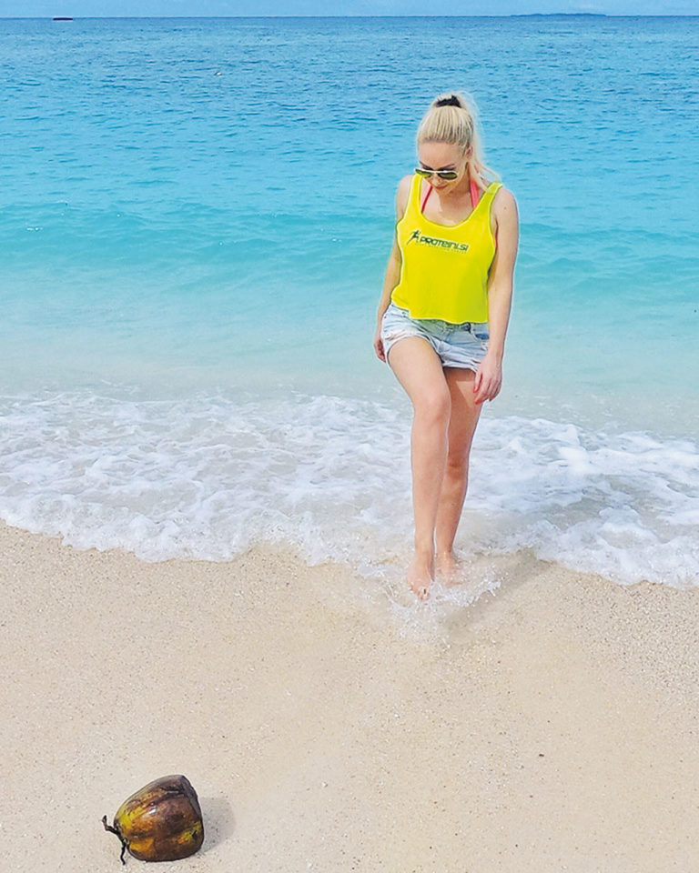 FOTO: Tekla je kri! Takšna je sedaj glava Špele Goršelj